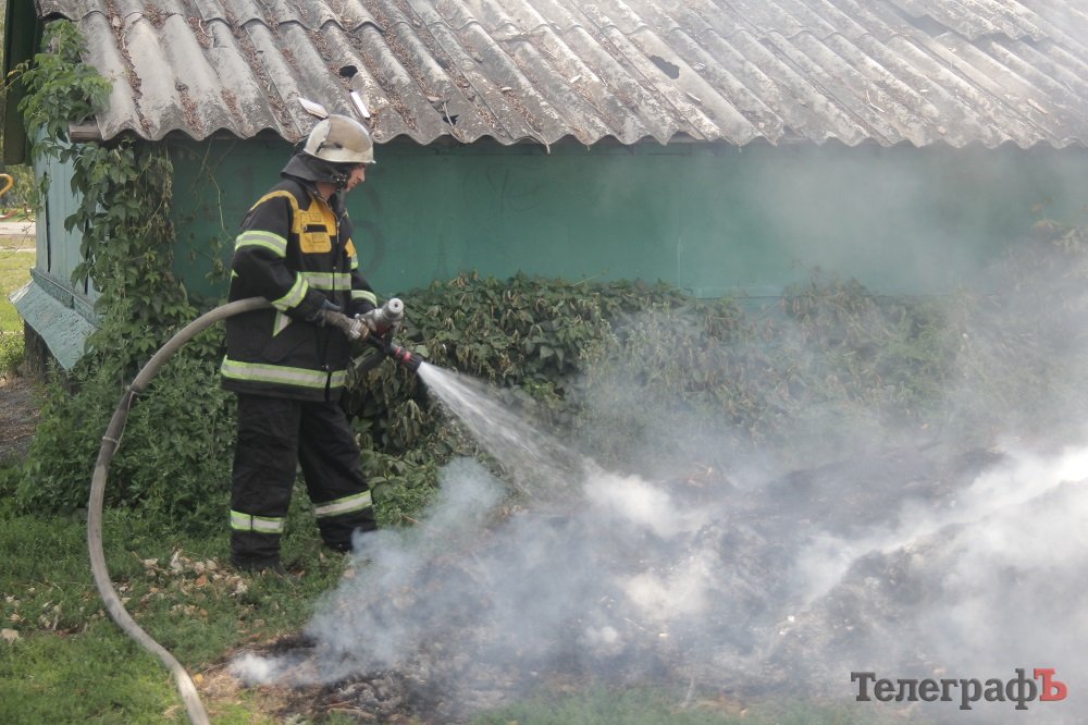 В Кременчуге дети устроили пожар на территории школы