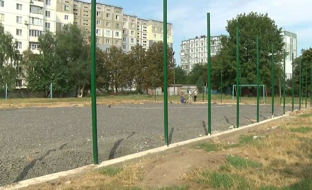 В Миргороде строят футбольное поле