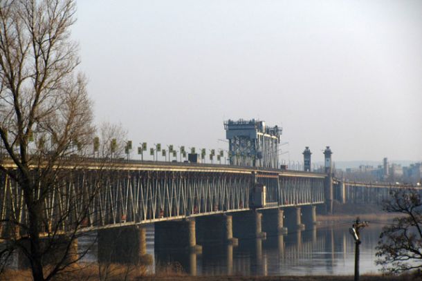 В Кременчуге мужчина собирался прыгнуть с моста