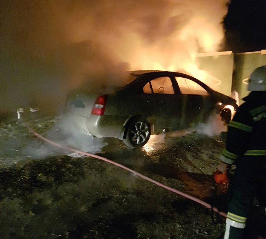 В Полтаве сгорел автомобиль Nissan (фото)
