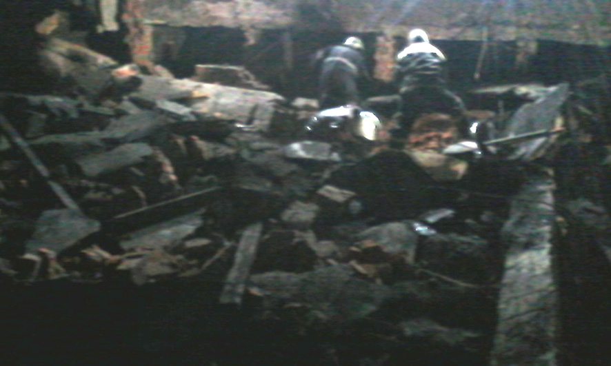 В Кременчуге рухнула стена заброшенного завода: есть погибший (фото)