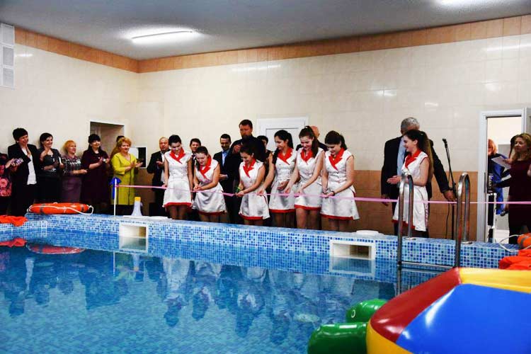 В лицее под Полтавой открыли бассейн (фото)