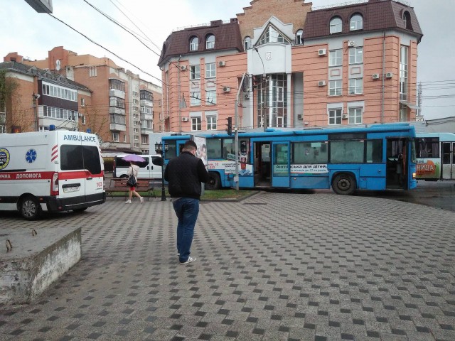 В Полтаве городской автобус сбил пешехода