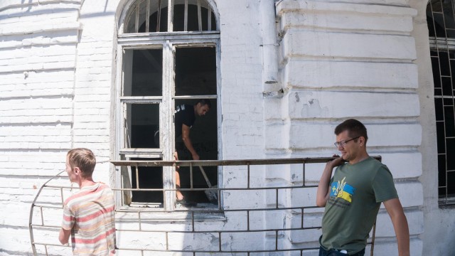 В Кадетском корпусе в Полтаве заварили окна