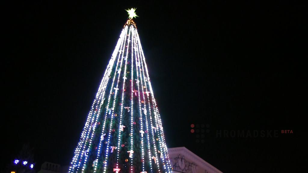 Какой будет новогодняя елка в центре Полтавы