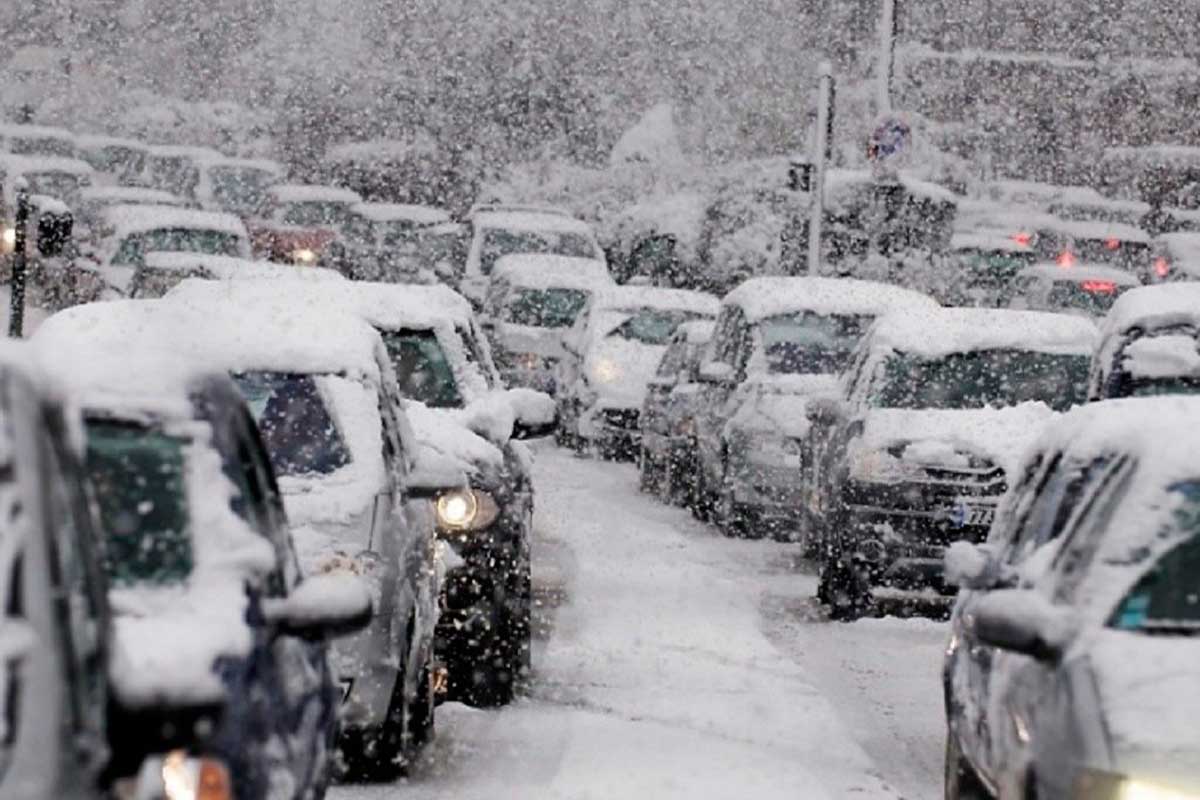 Больше 100 человек оказались в снежных ловушках на Полтавщине