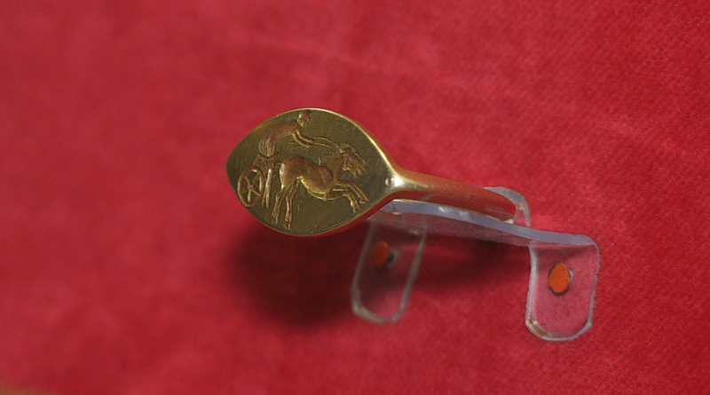 В ТОП-10 археологических находок года неверно попал перстень из Полтавщины