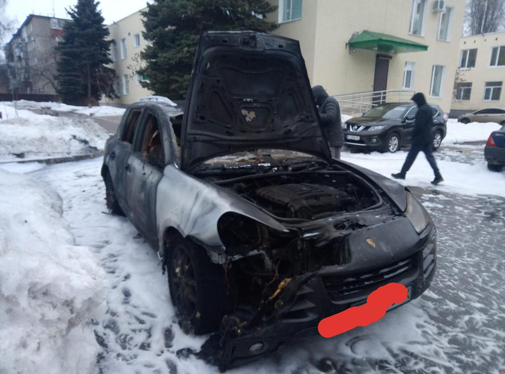 В Полтаве сгорел Porsche (фото)