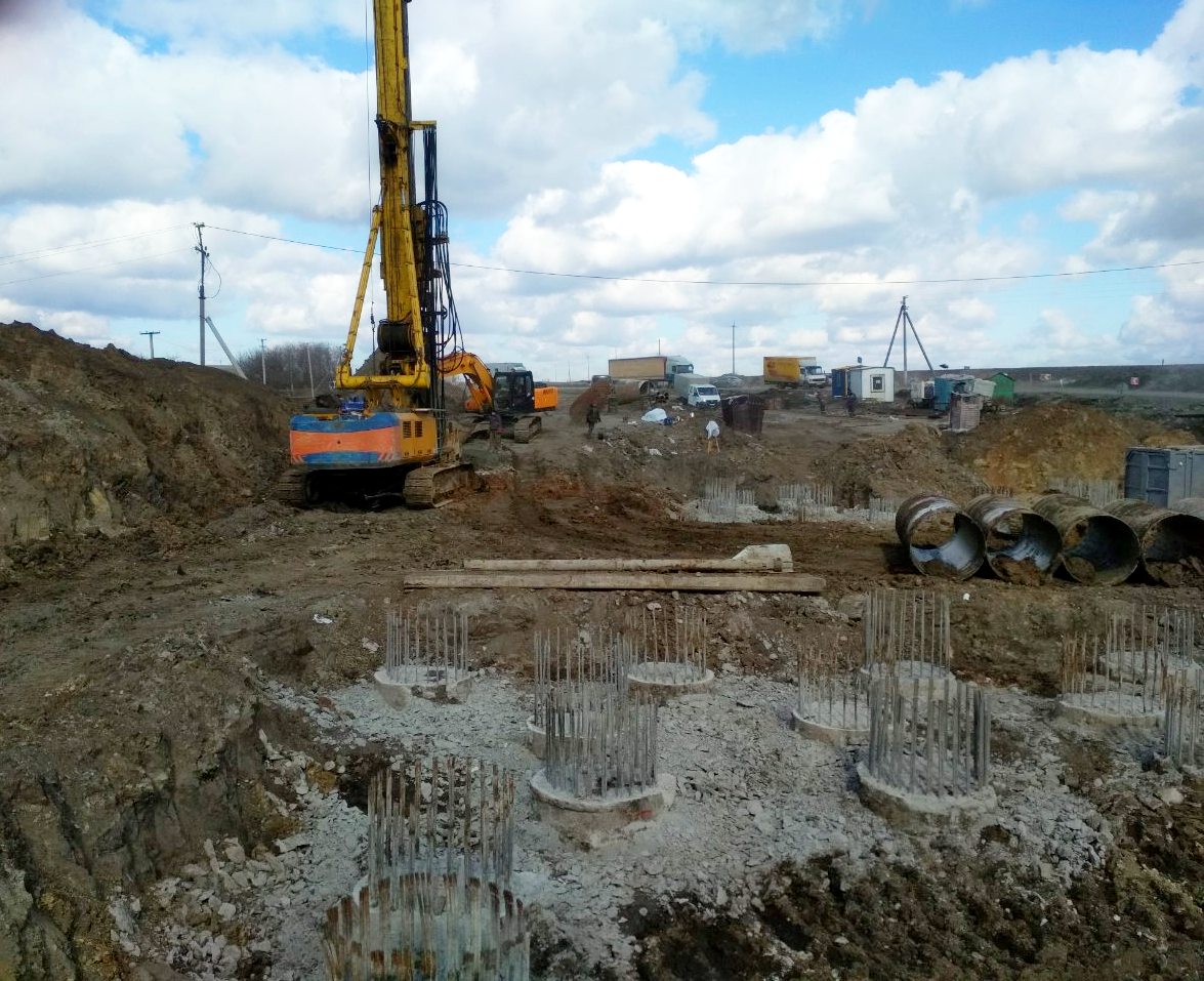 На Полтавщине строят путепровод в Кобелякском районе (фото)