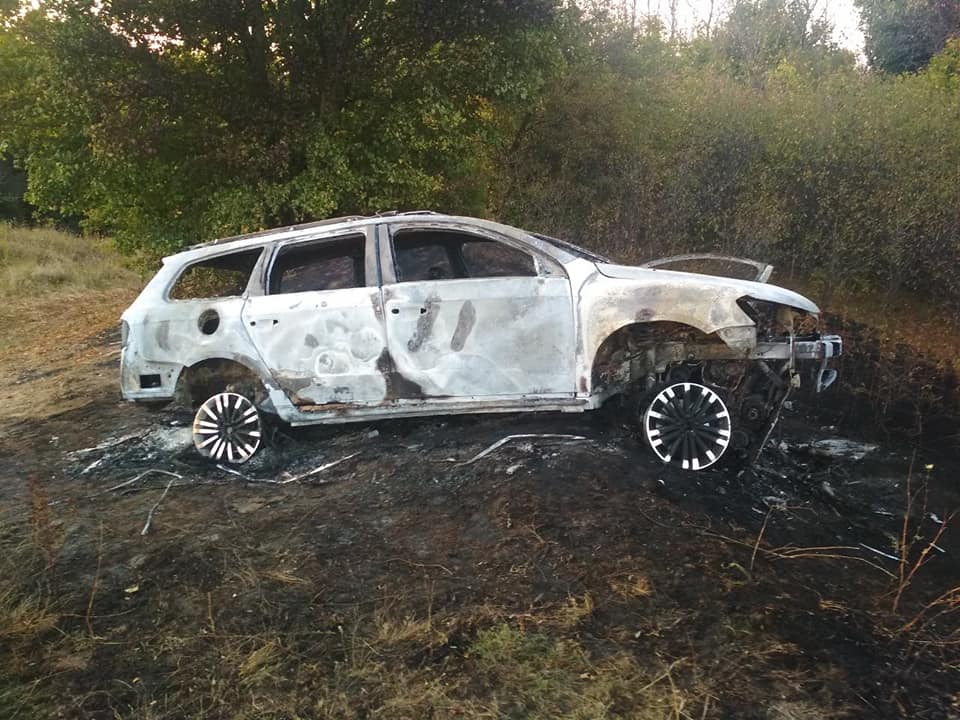 Водитель, машина которого сгорела, был пьян и сбил человека