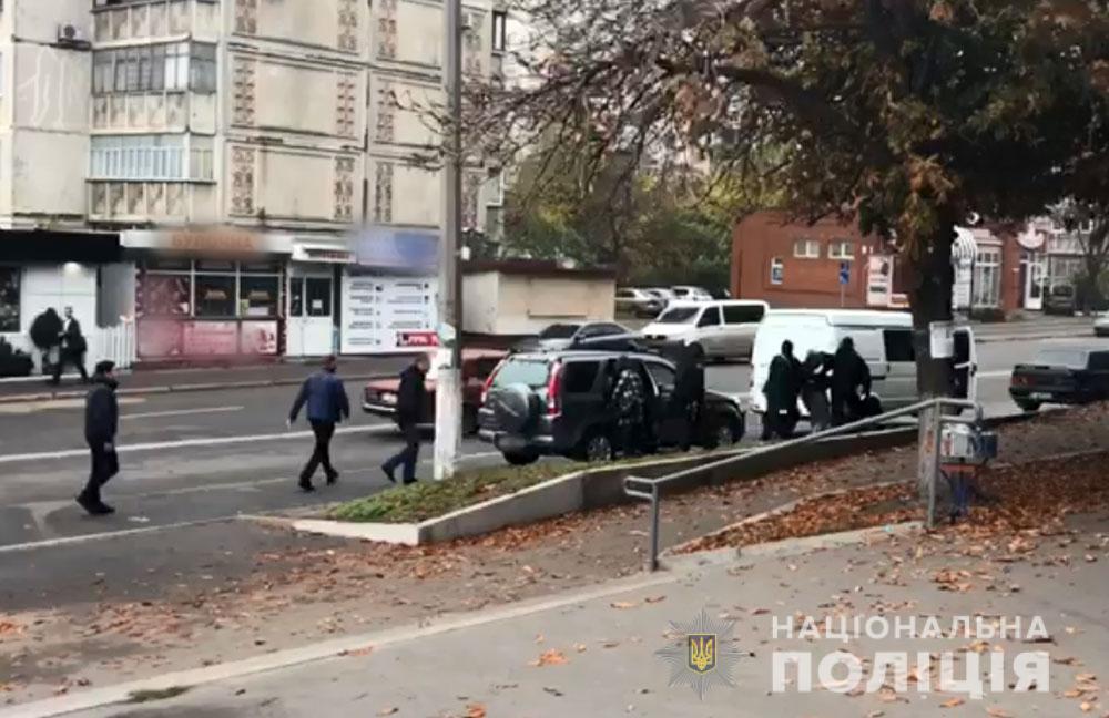 В Кременчуге полиция, СБУ и спецназ задержали опасного преступника-иностранца