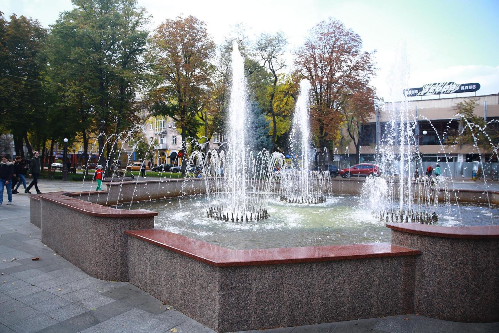 В Кременчуге "законсервируют" светомузыкальный фонтан