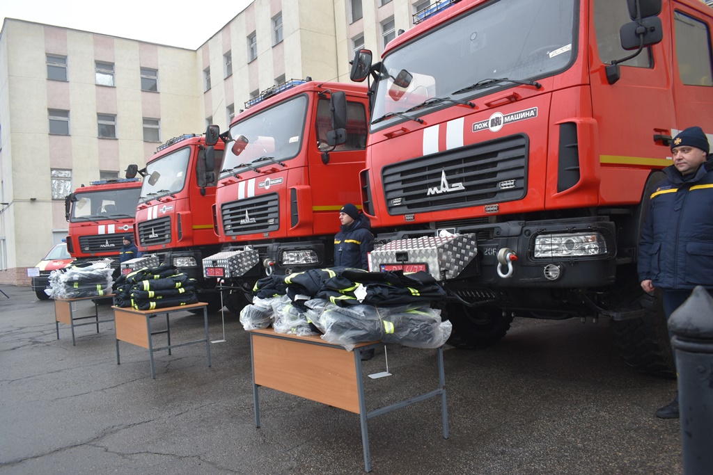 Спасатели Полтавщины получили аварийно-спасательную технику