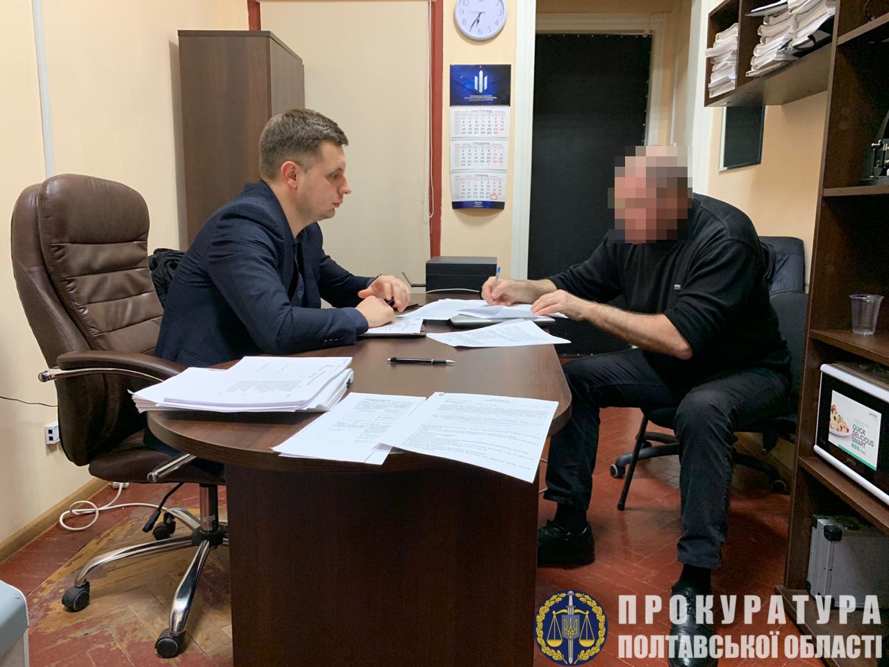 Полтавский адвокат попался на получени адвокатом 10 тыс долларов за "решение вопроса"