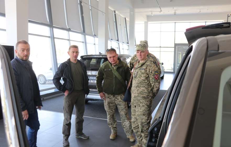 Военные получили новый автомобиль