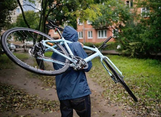 На Полтавщине мужчина украл у 10-летней девочки велосипед