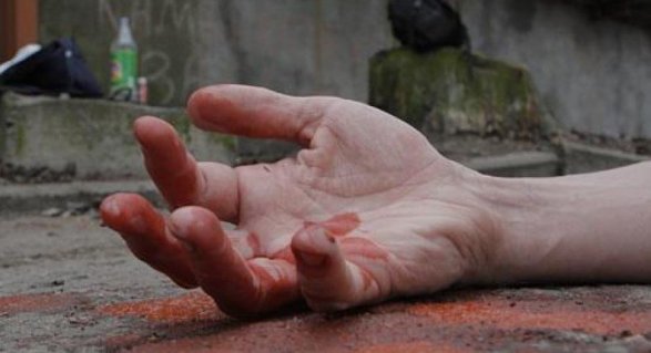 В Кременчуге на улице избили мужчину: он в тяжелом состоянии