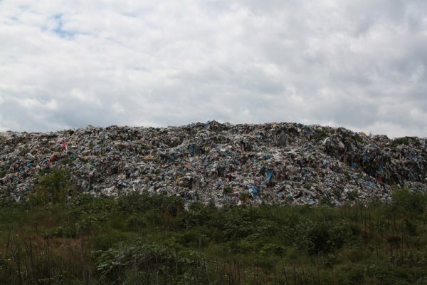 На Полтавщине нашли горы мусора из Львова (фото, видео)