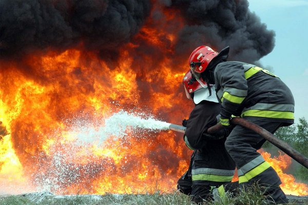 В Пирятинском районе на пожаре спасли человека