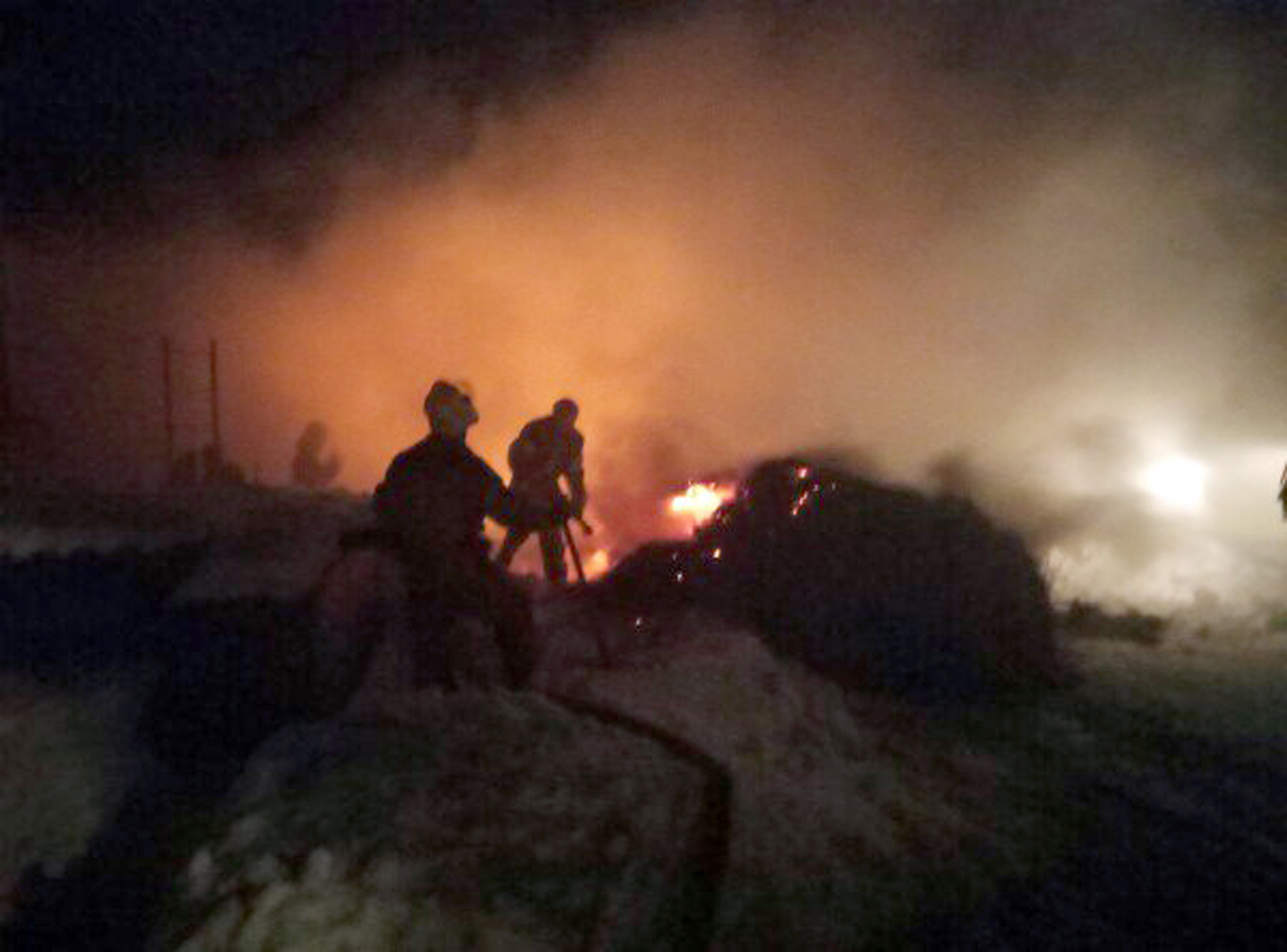 На Полтавшине огонь уничтожил тонны сена (фото)