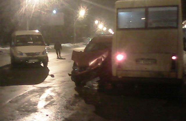 В Полтаве - ДТП с катафалком, есть пострадавшие (фото)