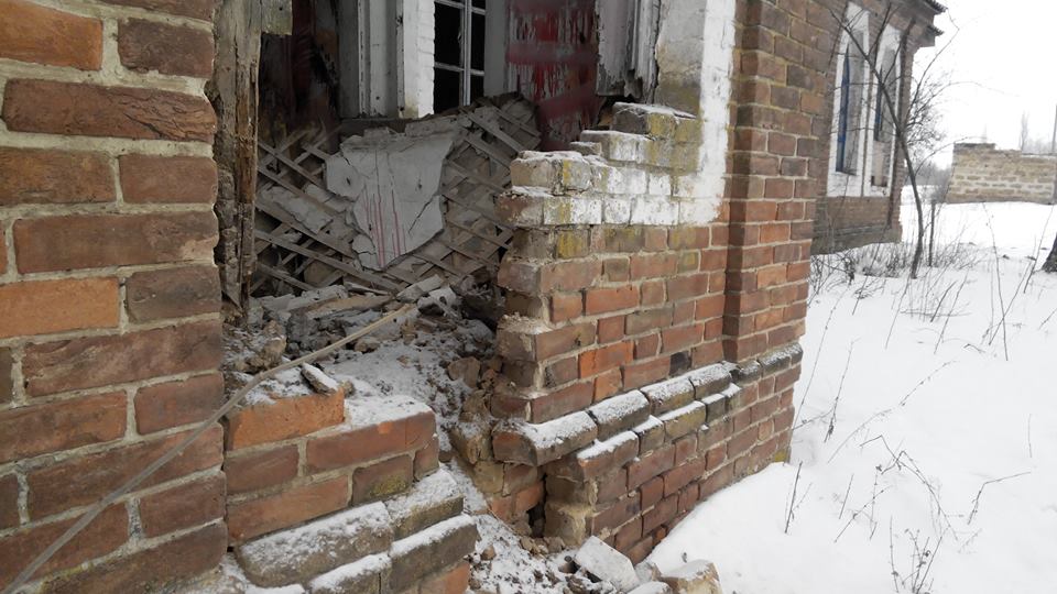 Вандалы изуродовали уникальное 100-летнее здание на Полтавщине (фото)