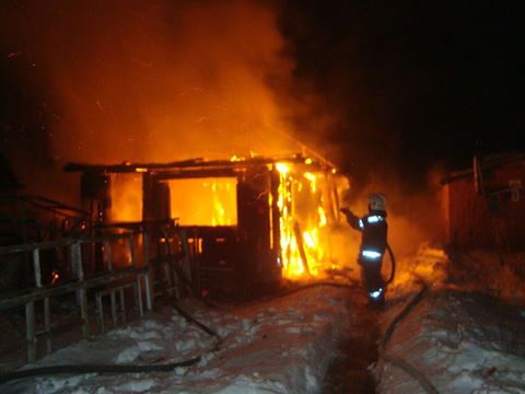 На Полтавщине сгорело хозяйственное здание