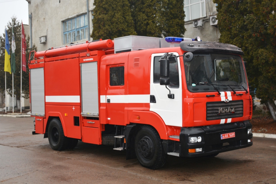 В Кременчуге создали новую пожарную машину (фото)