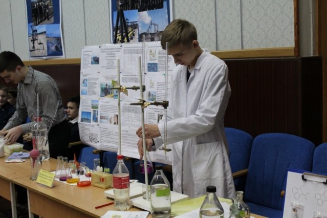 Полтавские школьники создали модели астрономических приборов