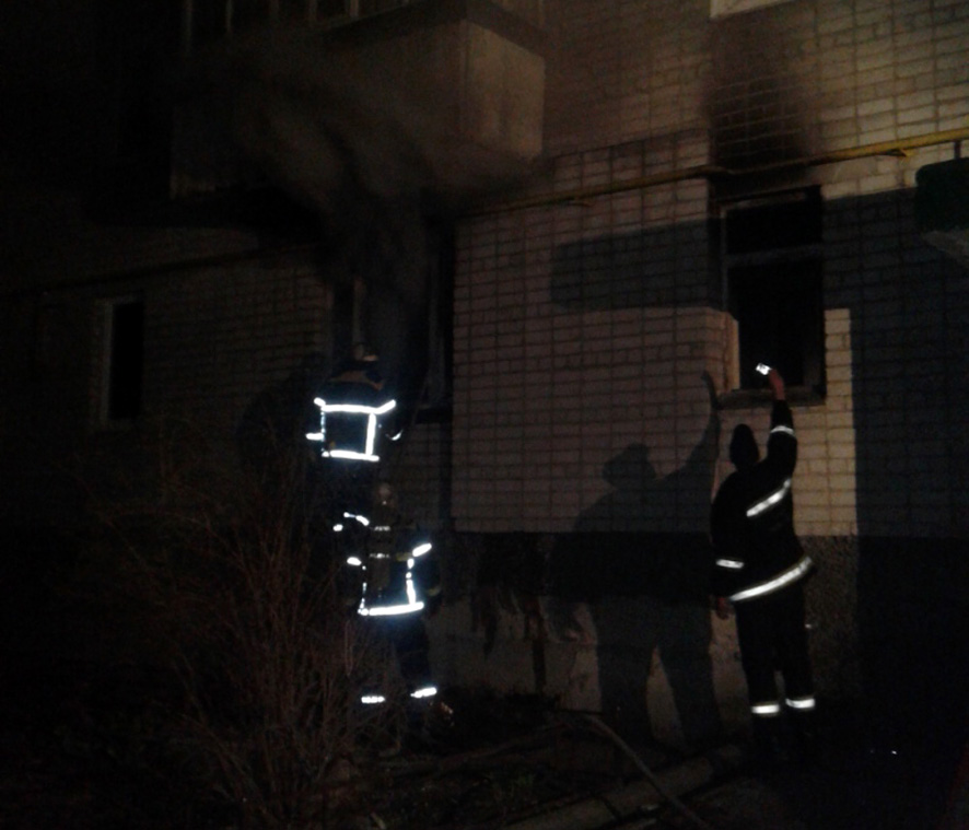 В Кременчуге эвакуировали людей из-за пожара: есть пострадавшие
