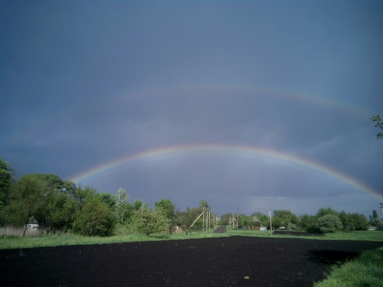 Над Полтавой раскинулась двойная радуга (фото)