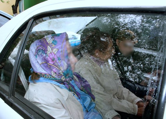 Пожилые женщины совершили более 100 краж мобильных на Полтавщине (фото)