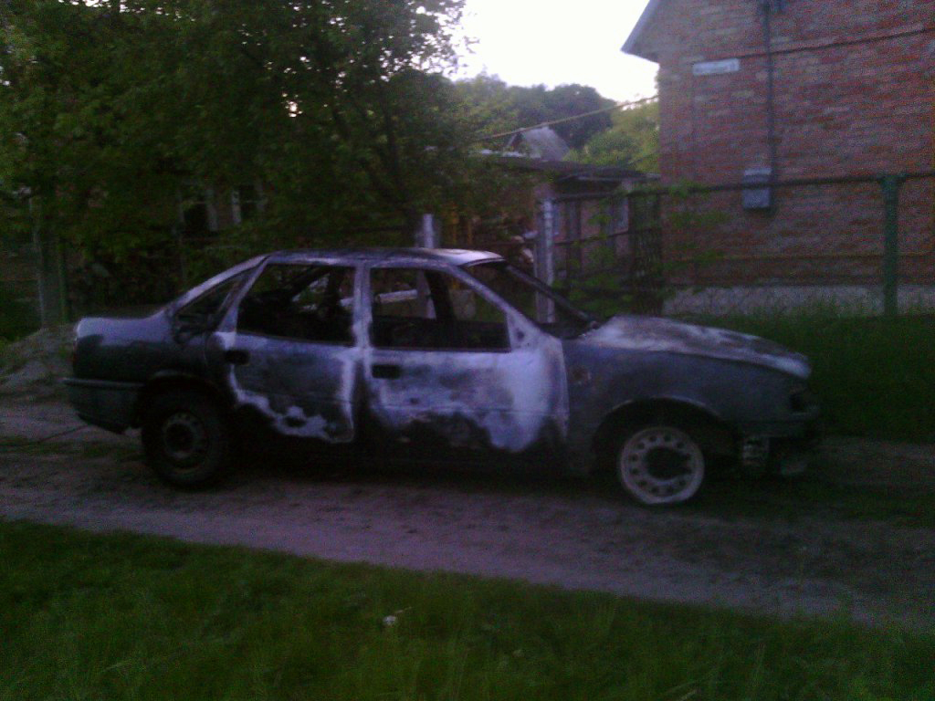 В Миргороде ночью сгорел Opel (фото)