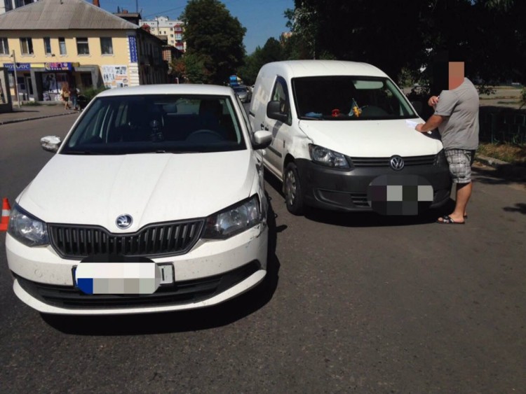 ДТП в Полтаве: столкнулись Skoda и Volkswagen (фото)
