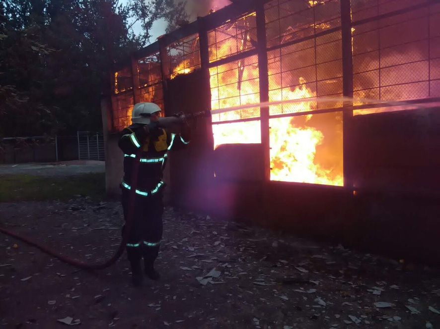 В Полтаве горело нежилое здание (фото)