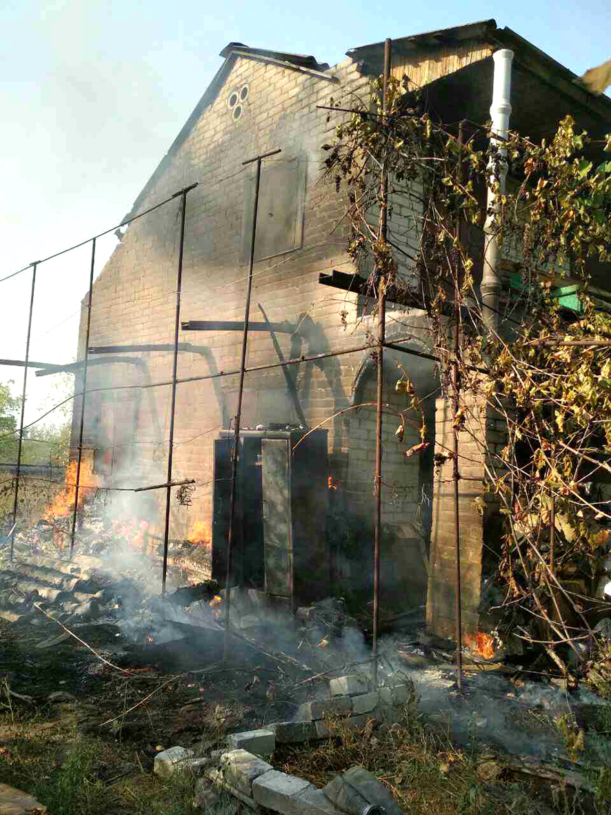 В Горишних Плавнях горел дачный дом (фото)