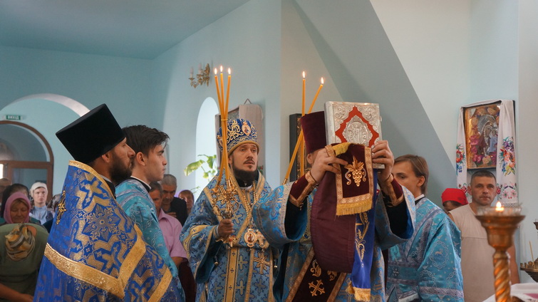 В Новых Санжарах молились о мире в Украине