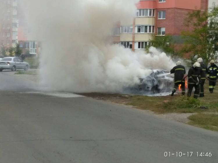 В Полтаве сгорел Volkswagen (фото)