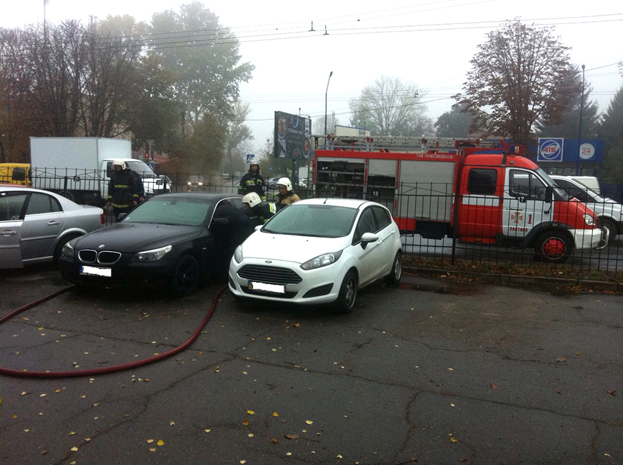В Полтаве загорелся BMW (фото)
