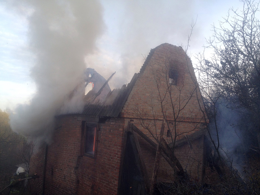 В Полтаве горело заброшенное здание (фото)