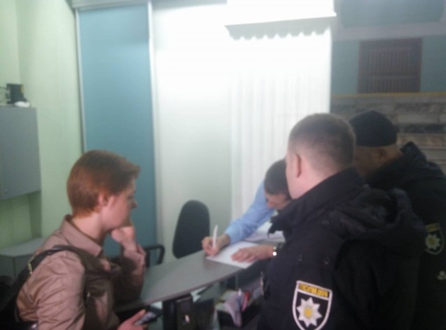 Мэр Полтавы вызвал полицию в горсовет (фото)