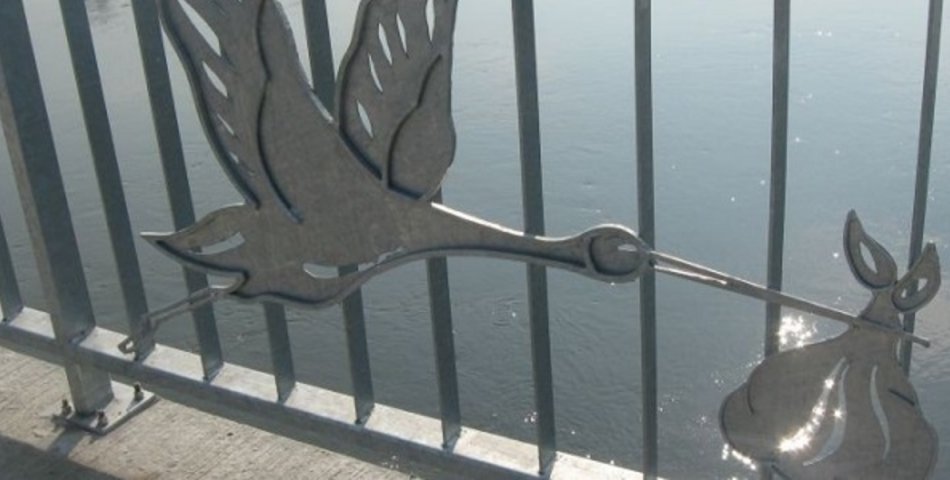 На Полтавщине появился мост с коваными фигурами (фото)