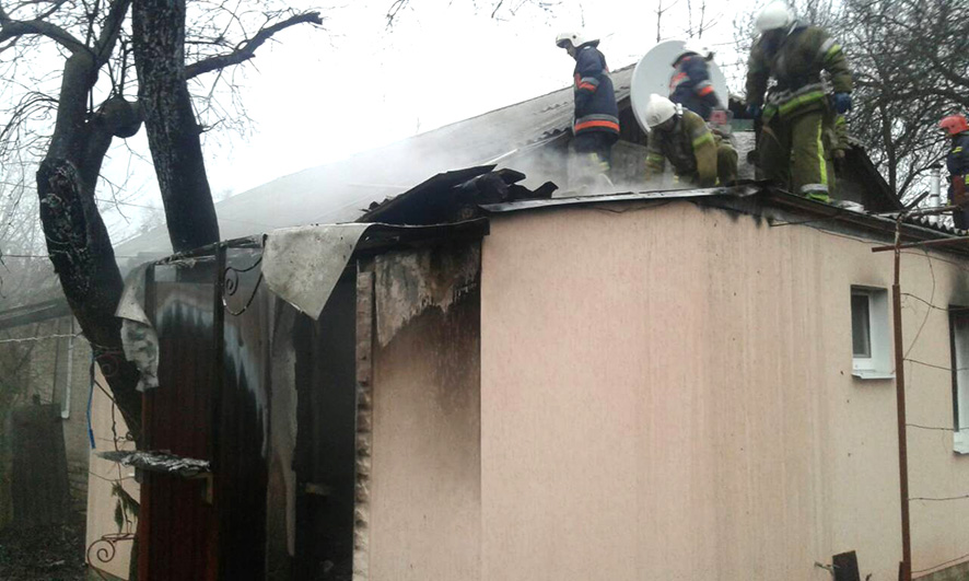 На пожаре в Полтаве спасли женщину (фото)