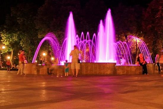 В Кременчуге заработает зимний светодиодный фонтан
