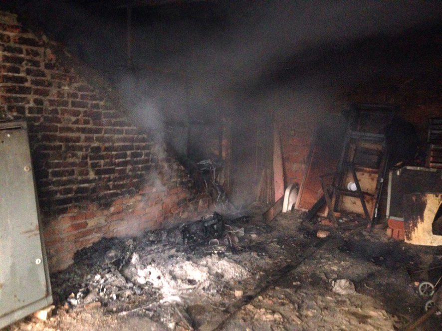 В Миргородском районе горел гараж (фото)