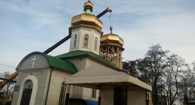 На храме в Кременчуге засияли новые купола (фото)