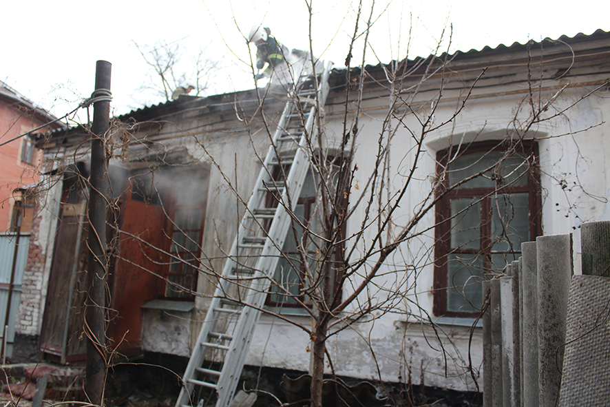 В Полтаве горел частный дом (фото)