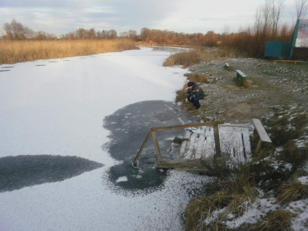 В Пирятине провели мониторинг льда (фото)