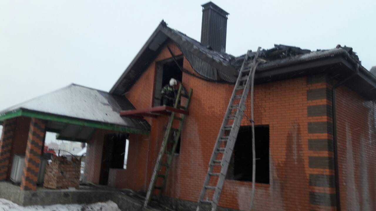 В Полтаве горел жилой дом (фото)