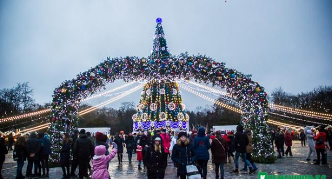 В Кременчуге пока не демонтируют Новогоднюю арку